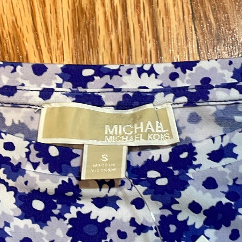 Purple Michael Kors Flower Top, bell sleeves - Picture 6 of 9